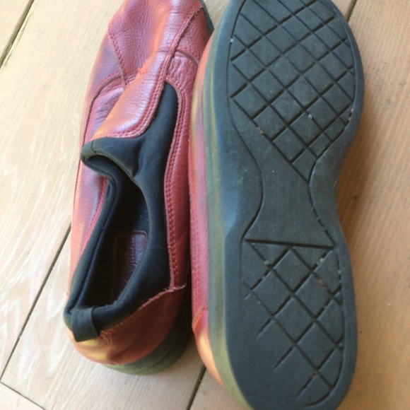 Duck Head shoes RED soft fit. - Picture 6 of 6